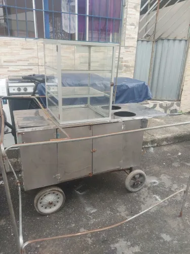 Vende-se Carrinho de Cachorro Quente. Valor 500,00.