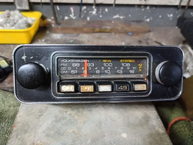 Rádio Volkswagen antigo