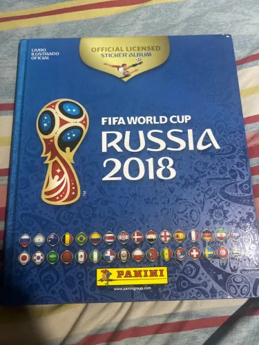 Album de figurinhas 2018 completo com pelé