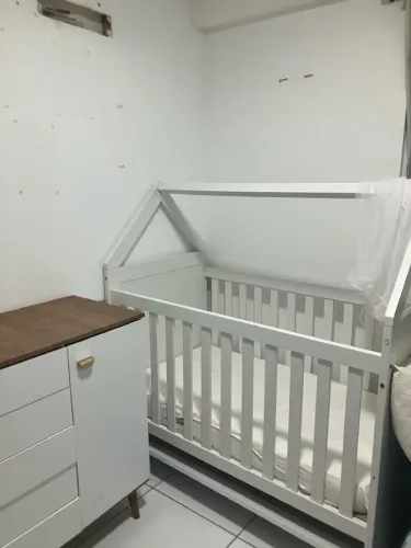 Vendo Berço americano com colchão e cômoda seminovos