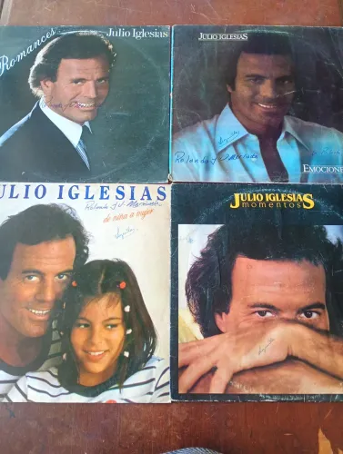 Lote com 8 discos de vinil Julio Iglesias ler o anúncio