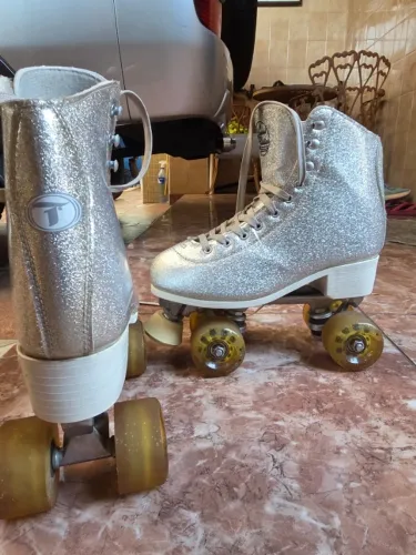 PATINS da marca Traxart - tamanho 38/39