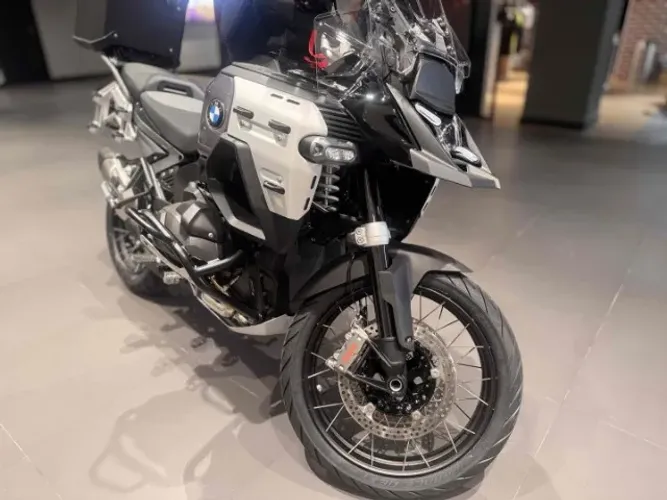 R 1300 GS ADVENTURE TRIPLE BLACK 2026 | ÚNICO DONO