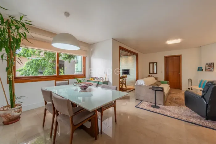 Belo apartamento à venda de 145 m2 com 3 quartos no Bairro Moinhos de Vento - Porto Alegre