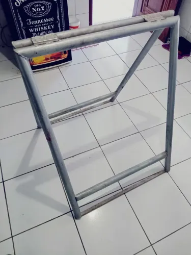 Vendo cavaletes para propagar seu negócio.