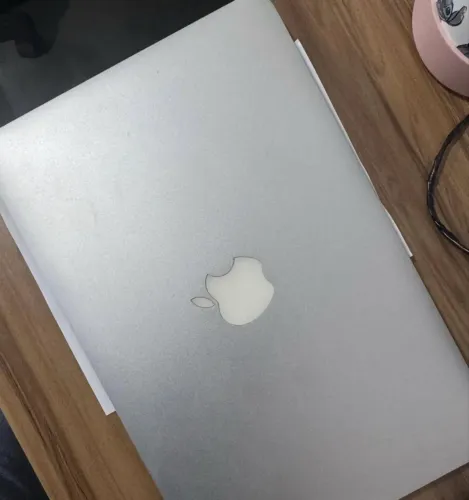 Caixa e carregador originaMacbook pro 2012 core i5, SSD 240GB, 8G de RAM.