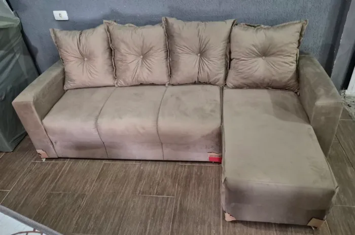 Sofá com chaise / NOVO / ENTREGAMOS