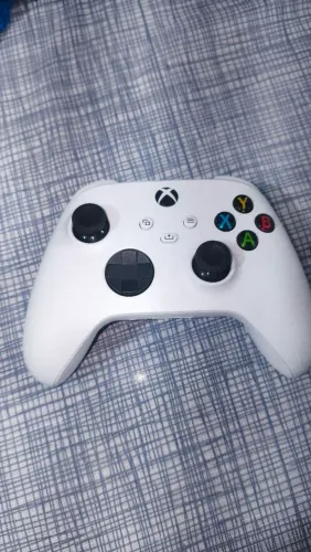 Controle Xbox usado 4 vezes