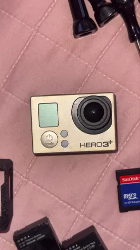GoPro Hero 3+ com acessórios e 2 baterias