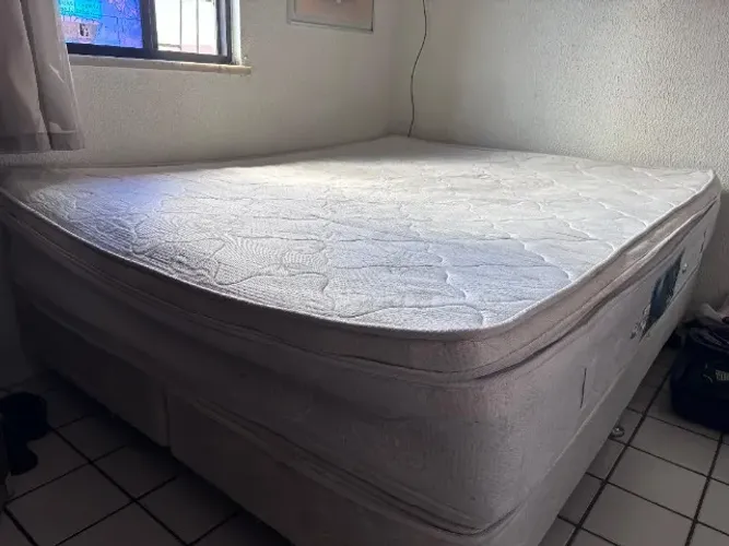Cama Queen Box + Colchão