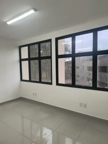 Sala indiv ou conjunta coml Alphaville, 1 vaga, estac. ar cond. porcelanato, janelas wc pr
