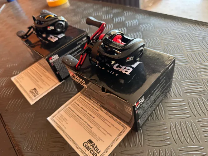 Carretilhas abu Garcia novas na caixa