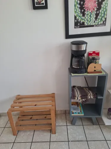 VENDO SAPATEIRA E ESTANTE