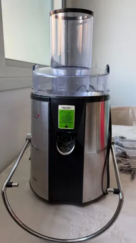 Máquina Espremdor Lento de Frutas