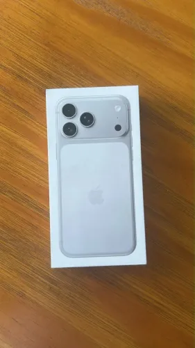 LACRADO - Iphone 17 PRO MAX - 256 GB - Prata