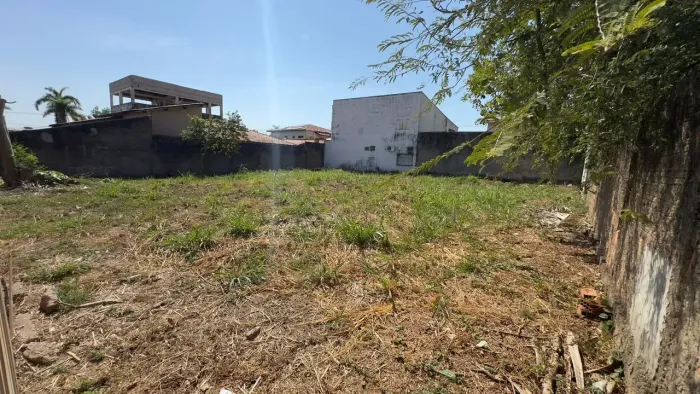 VENDO LOTE/TERRENO PLANO BEM LOCALIZADO ATRÁS DO SHOPPING ESTAÇÃO - Santa Amália