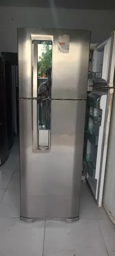 Vendo geladeira Eletrolux 1400