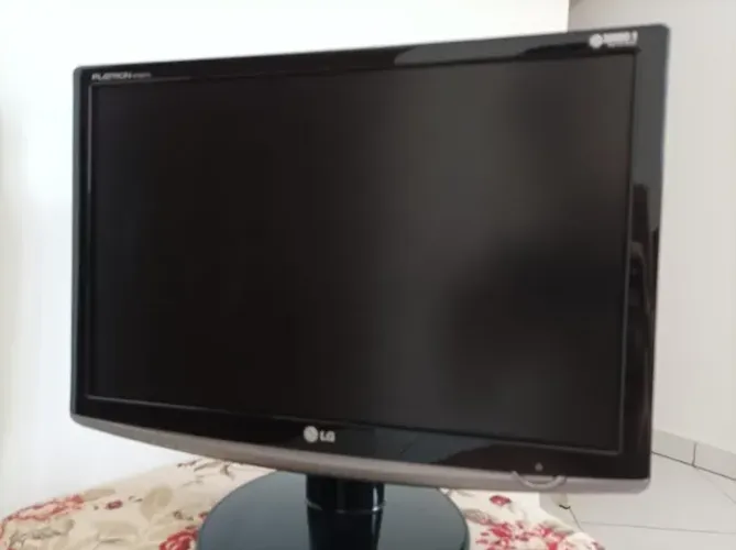 Monitor LG Flatron - Usado - Funcionando