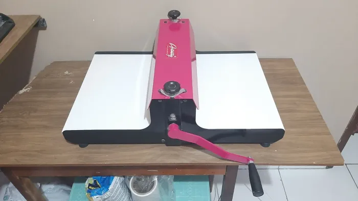 Máquina Manual de Corte e Vinco ArtMaq 40cm Nova