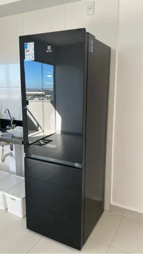 Geladeira inverter novíssima 