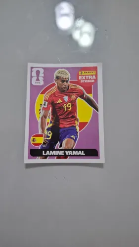 Lamine Yamal Legend Extra Lilás - Raro para Colecionadores