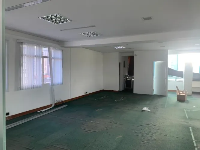 Sala comercial de alto padrão no coração de BH: 2 salas, 2 banheiros, 136,59 m2 no Santo A