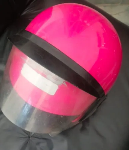Capacete feminino