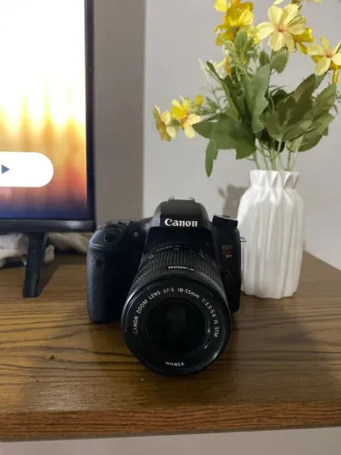 Canon T6s + lente 18-55mm is STM