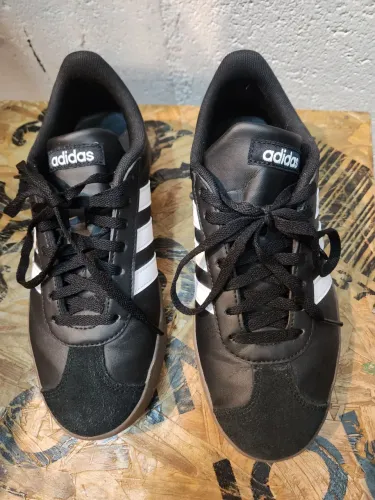 Vendo tenis excelente