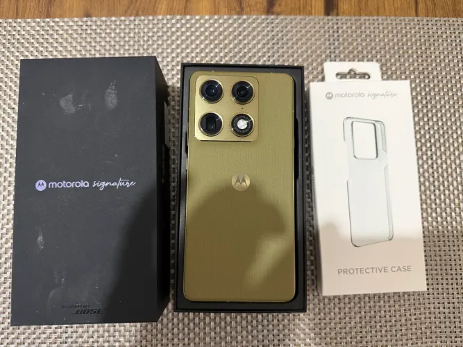 Motorola signature 12 ram 512gb verde oliva
