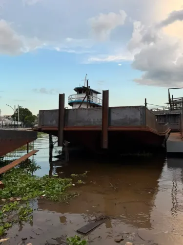 VENDE-SE CASCO PARA REBOCADOR OU BAJARA  EXCELENTE OPORTUNIDADE!