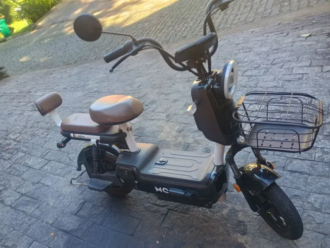 Bike elétrica muito nova