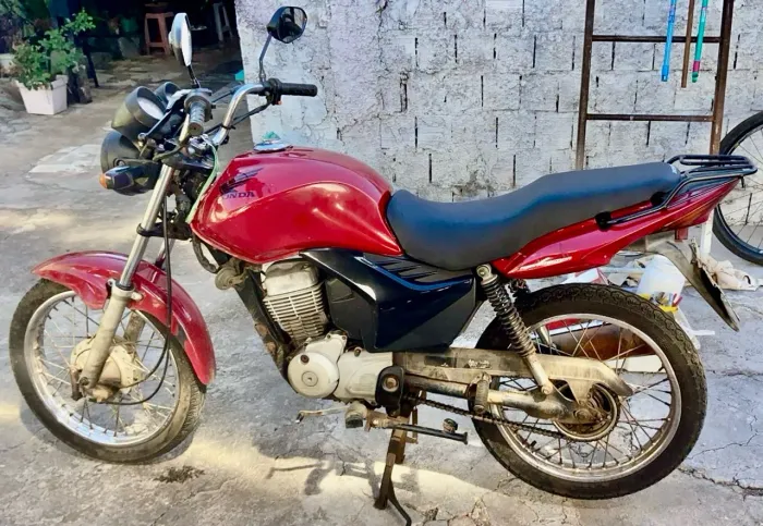 Fan 150 Bem cuidada