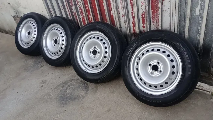 Rodas de ferro 15 GM 