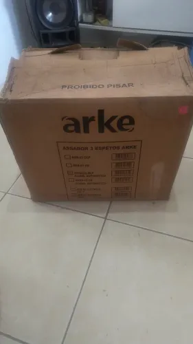CHURRASQUEIRA A GÁS ROTATIVA 3 ESPETOS ARKE AGR 03