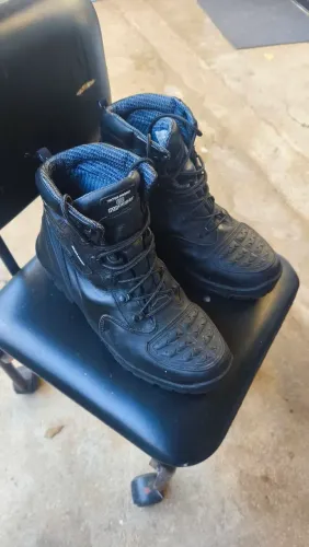 Bota impermeável 