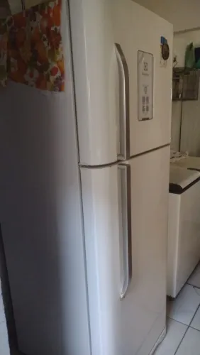 Vendo geladeira Electrolux usada com defeito