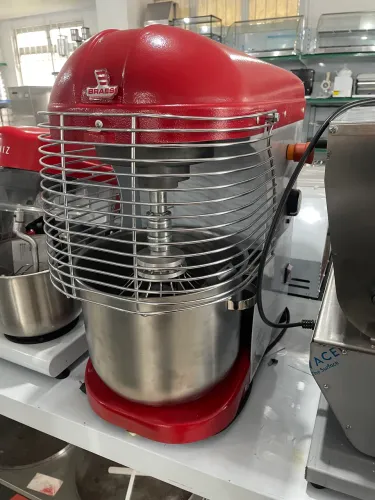 MB batedeira planetária 12L