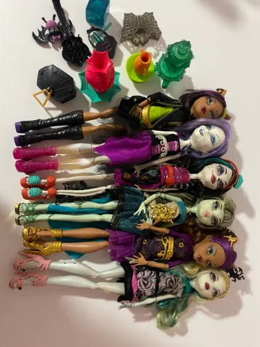 Lote de bonecas monster high 1000 acompanha acessórios 