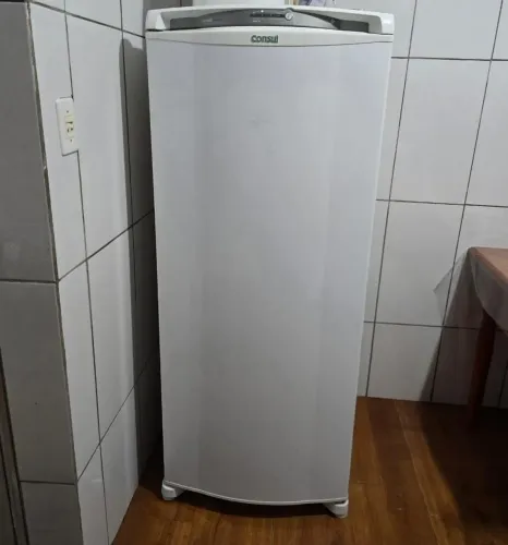 Vende-se Geladeira Consul 342 litros