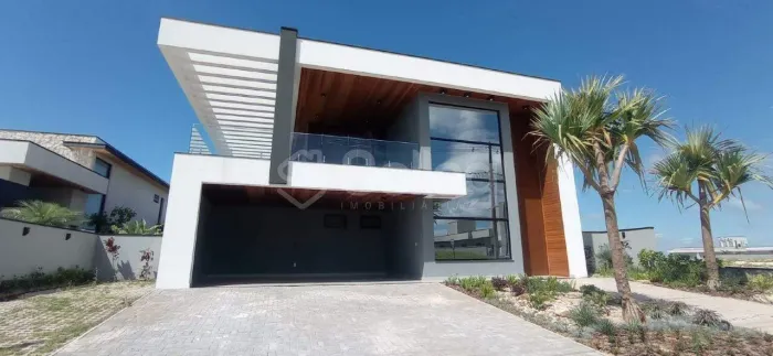 Com projeto funciona esta casa no condomínio Campo de Toscana ela foi construída com ótimo