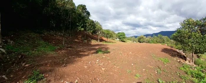Terreno pronto pra construção,lugar calmo pra descansar e de fácil acesso a rota do sol..