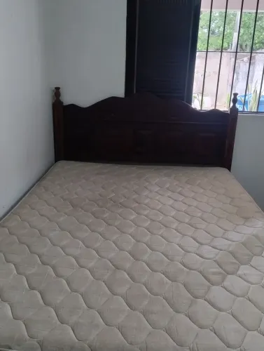 Vendo cama de casal de madeira, 350 reais,em exatamente estado