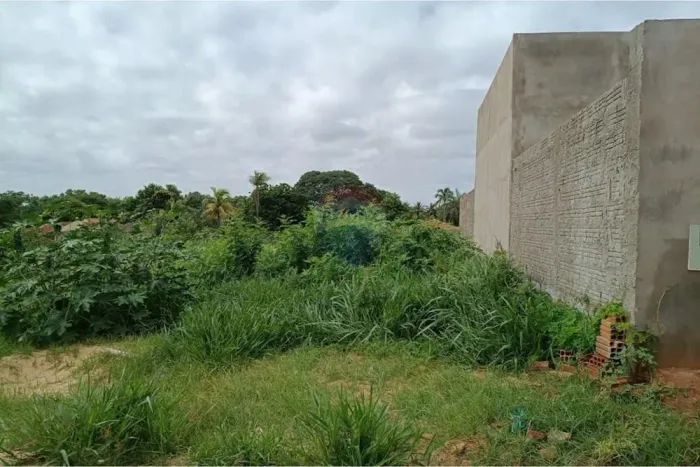 Terreno 200m² Vila Pereira Jordão: Ótimo Investimento