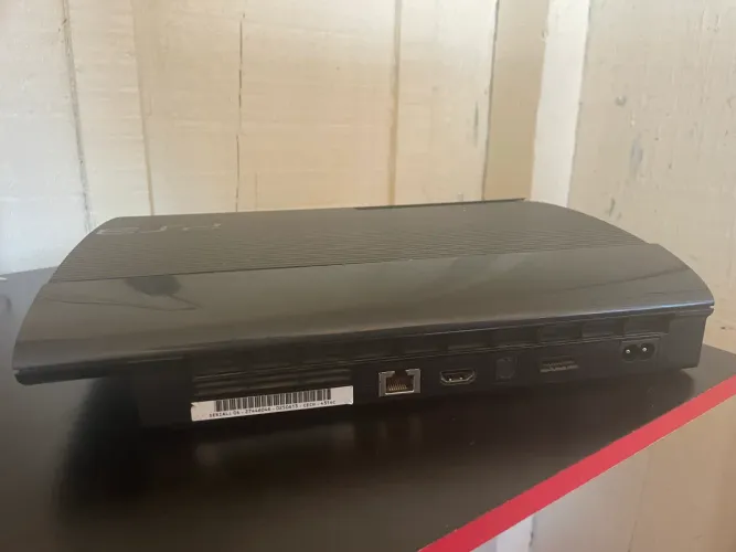 Ps3 256gb desbloqueado com 10 jogos; 1 controle; hd 500gb com mais de 40 jogos