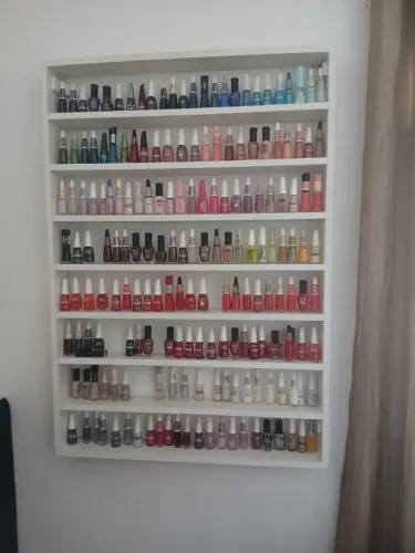 Esmalteria com capacidade para 200 esmaltes( esmaltes a parte)