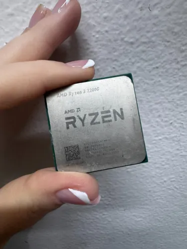 Processador AMD Ryzen 3 2200G com Vídeo Integrado Vega 8 (Soquete AM4)