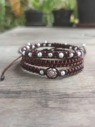 Kit pulseiras macrame com pérolas