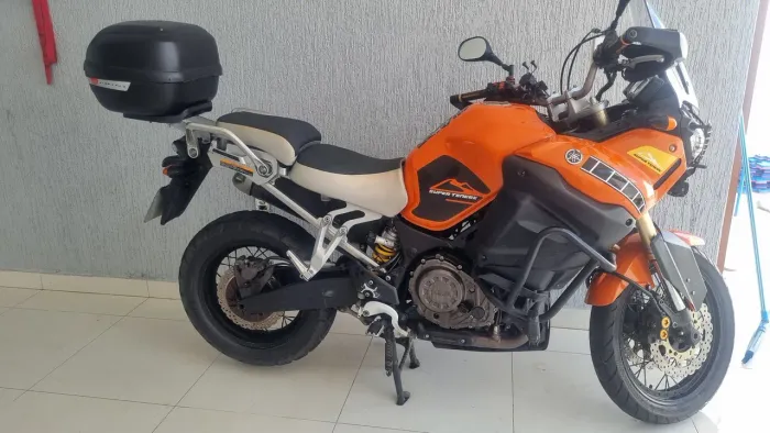Vendo Super Tenere 1200Z, moto do meu uso óleo  trocado recentemente, moto espetacular. 