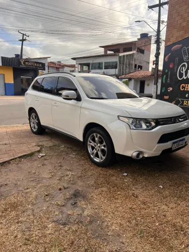 Mitsubishi Outlander 2.0 16V 160cv Aut. 2014